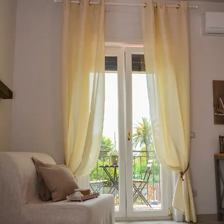 Le Ginestre Bed & Breakfast *